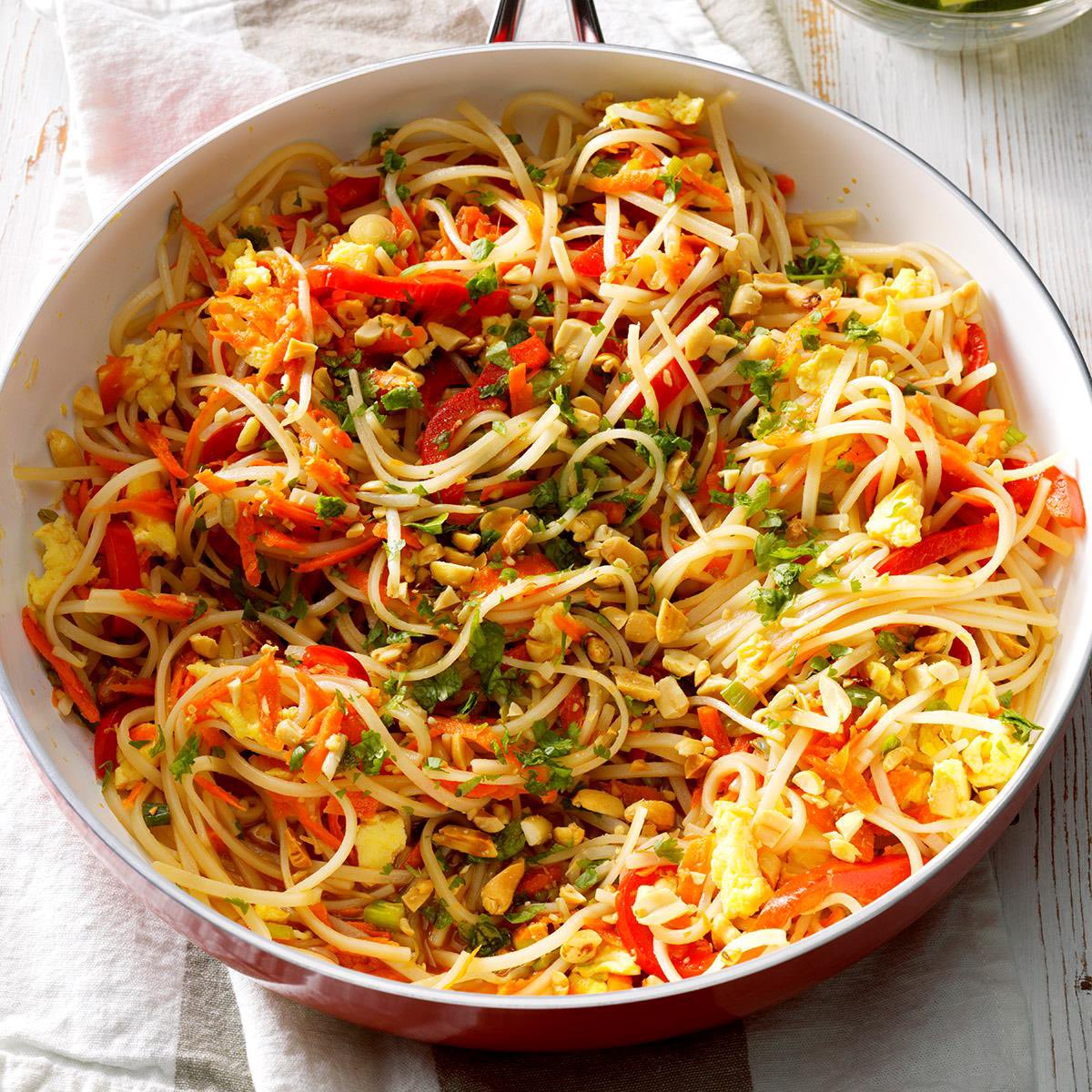 SavoryQuestbyJS's tweet photo. "Feast your eyes on this tempting vegetarian Pad Thai. You won't miss the meat, we promise! #VegetarianTreats #SavoryQuestbyJS" #Culturefoods https://t.co/N9aDN8MeS6