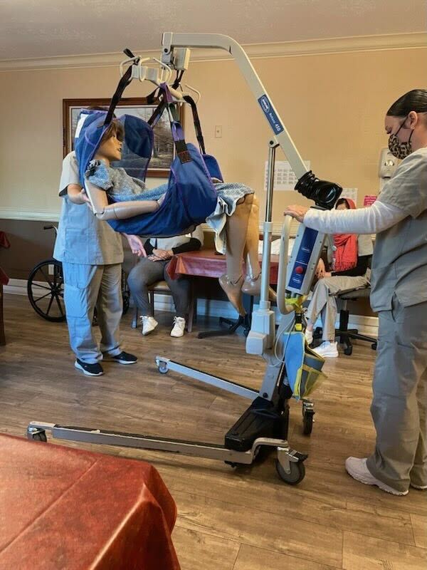 🌟 Mastering Care with Skill and Heart: CNA Students Take on the Mechanical Lift! 🏥💪
At Folsom Care Center, we're committed to equipping our CNA students with the tools they need to provide exceptional care. 

#CNAStudents #MechanicalLiftTraining #CompassionateCare #cnatraining