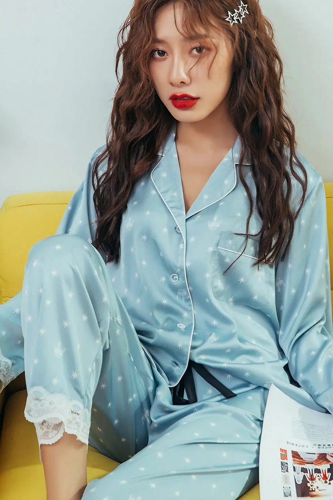 Strange_Cl0thes's tweet photo. 🤯 You won’t believe this! Spring Lace Pajamas selling at $49.99 🤯
by Strange ⏩ https://t.co/DgttrOuNqA
 🚀 Selling out fast so be quick! 🚀

#StrangeClothes #FashionOnline #TrendyClothes #FashionDeals #Fashionista #FashionAddict https://t.co/uwkyPIDnhF