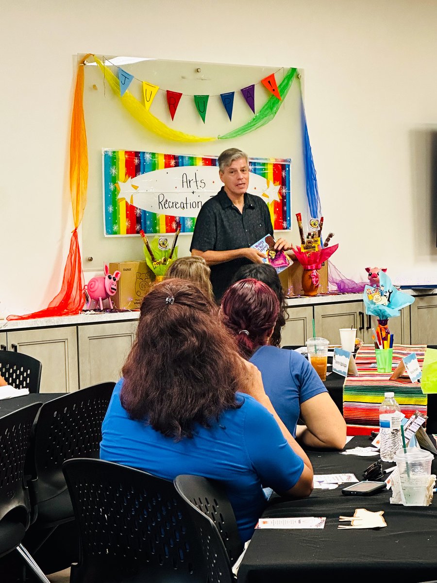 SupKarenSpiegel's tweet photo. Our District Two team attended the Healthy Jurupa Valley Monthly Meeting hosted by Reach Out, where we heard from the award-winning author James Luna as he presented his book: The Run Away Piggy/El Cochinito Fugitivo. @WeAreReachOut 

#HealthyJurupaValley #ReachOut #DistrictTwo https://t.co/gZ40n5P5rt