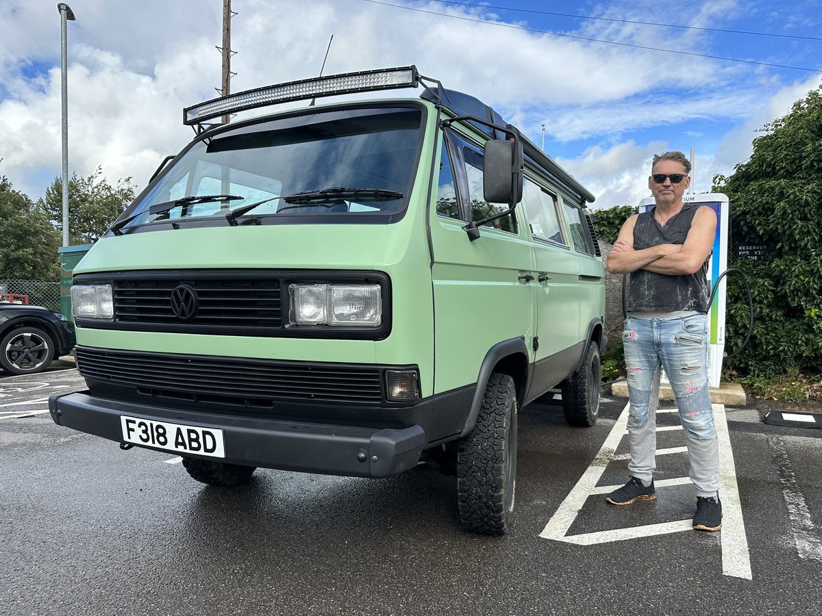 elecclassiccars's tweet image. We had a great trip down to Somerset yesterday, to drop off the VW Syncro to its new owner @DaleVince A very cool camper for a cool guy. 😎⚡️👌 #vwsyncro #vwcamper #voltswagen