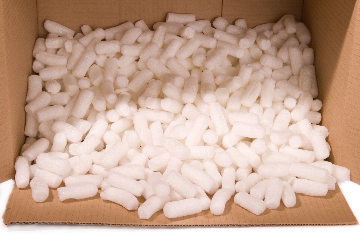 CHIImportingCo's tweet photo. We are excited to announce that we are now using eco-friendly packing peanuts in our shipments! Made from renewable and 100% compostable resources, these packing peanuts can disintegrate in water leaving no harmful residue. Your next shipment can help make a positive impact! https://t.co/wvf07DZBFg