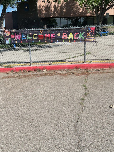 APS_Elementary's tweet photo. @pajaritoelem Leaning the rules, playing outside, and food distribution. Off to a great start! @ABQschools #APSStartingLine https://t.co/ugtDJ6xSvs
