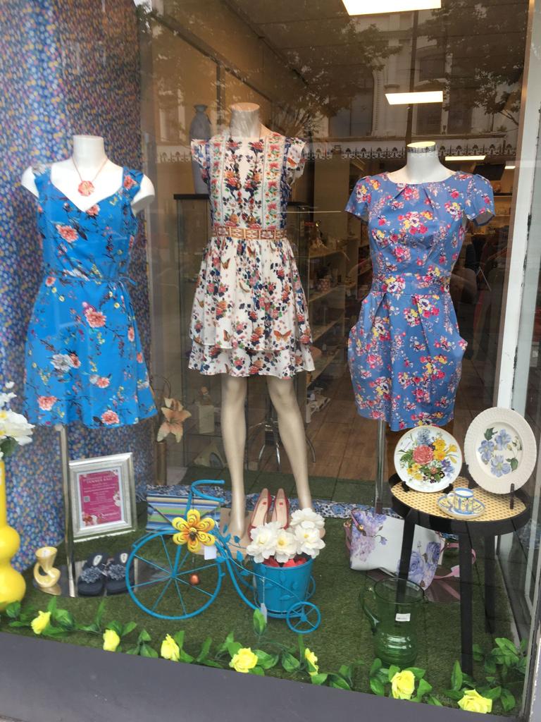 QCHospice's tweet photo. Summer Floral Flower Show Window Displays πΈ
How good do the Flower Show themed window displays look! Great work from the staff at the Churchtown and the Chapel Street shop! πππ
#windowdisplay #queenscourthospice #shopfrontdisplay #charity #chapelstreet #churchtown https://t.co/zVLzBmU2Um