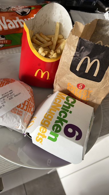 My tiny stomach can piss off https://t.co/rgHnAlZGDT<a href="/tag/mensmentalhealth"class="tags"><span>#mensmentalhealth</span></a>