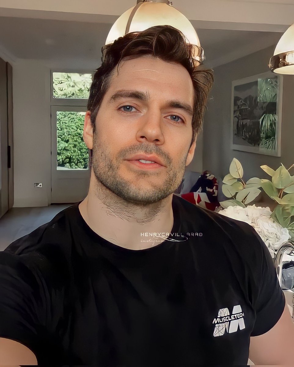henry cavill tweet media