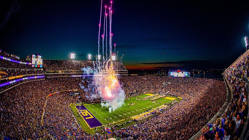 NebNightmare's tweet photo. College Football games that registered on a seismograph:

Auburn at LSU (1988)
Miami at VT (2011)
Alabama at Auburn (2013)
OSU at VT (2015)
Miami at VT (2016)
Clemson at VT (2017)
Miami at VT (2018)
Notre Dame at VT (2018)
North Carolina at VT (2021)
Alabama at LSU (2022) https://t.co/jThmuGebNO