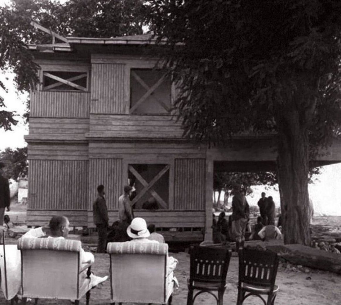 "Ağaç kesilmeyecek, bina kaydırılacak!” 

-Mustafa Kemal Atatürk / Yürüyen Köşk📸