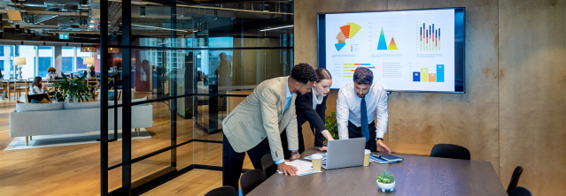 Kat_CDW's tweet photo. By right-sizing your #SMB's contact center and videoconferencing solutions, you can provide better #CX and employee experiences. Discover how via @BizTechMagazine, and reach out to me with your questions! #DigitalWorkspace https://t.co/llMtzHe79G https://t.co/nBDFGcf5ze