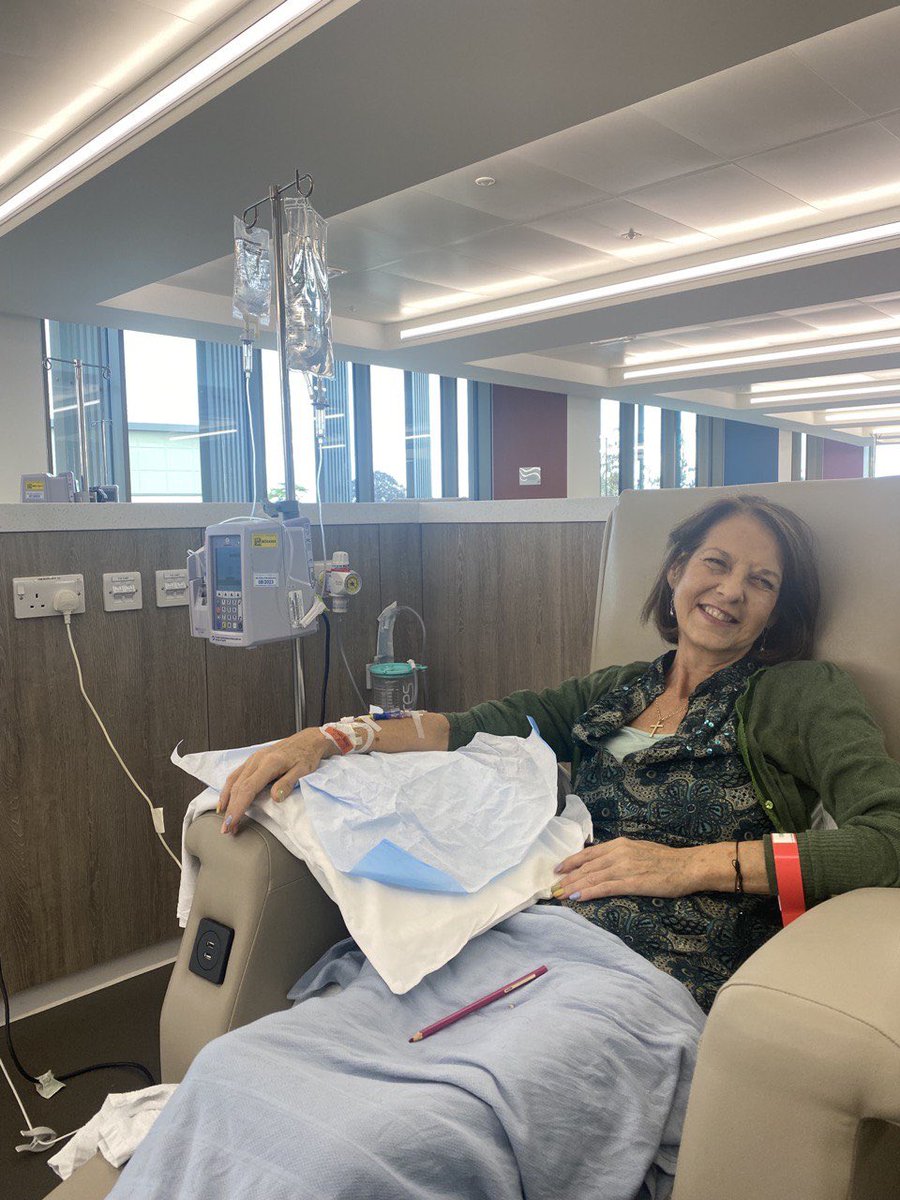 Anna de Buisseret tweet media