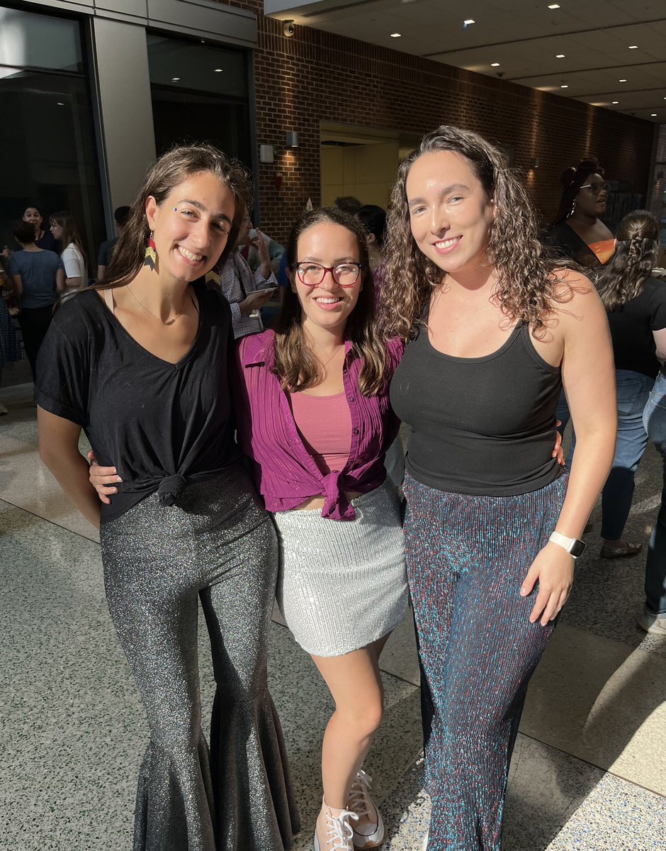 UMMedNeuro's tweet photo. Thanks to @marykaylobo and @touchyourbrain @TheJuarezLab for hosting such a fun, sparkly PIN social last week! 🪩✨ https://t.co/cgbj6vxrqP