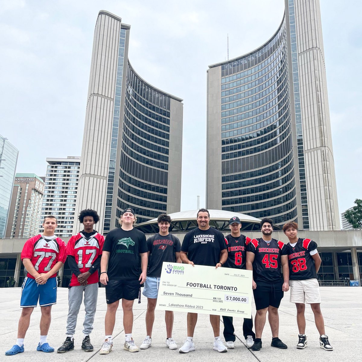 FootballTO_'s tweet photo. Thank you to @rickyribsbrooks and @ONRibfestTour for once again helping to raise money for football in the city.

We raised over $7,000 at this year’s Lakeshore Ribfest. Money will go to help reduce barriers at @wtcsfootball @beuffootball and @newtonbrook_ss.

#builtintoronto https://t.co/qJchc9SQhp