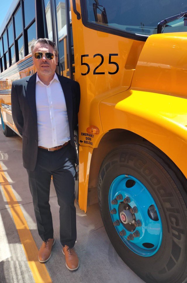 poilasnegregory's tweet photo. Electric School buses can provide safe and clean transportation to millions of American students.
#Nuvve #V2G #ElectricVehicles #BacktoTheGrid #VehicleCharging #Nuvve #FrenchCEO #GregoryPoilasne #ChargingCars #SanDiego #Technology #Techcompany #climatechange #FleetOperators https://t.co/5VyGcXuLmw