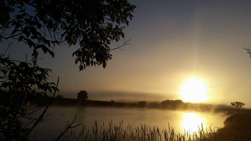 JungleSwinger's tweet photo. @KalinMitchelCTV Sunset over the Shubenacadie river last night https://t.co/2zgrX9qEfQ