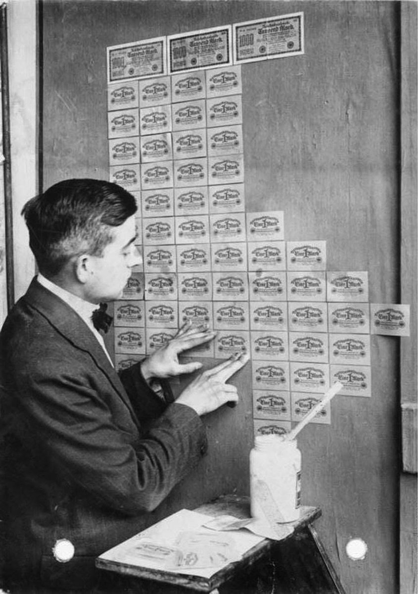By 1923 #hyperinflation had caused Germany’s currency to lose so much value that this man decided to put his now worthless cash to better use as wallpaper.

When the first world war broke out, the German government chose to fund the war effort entirely by borrowing, believing