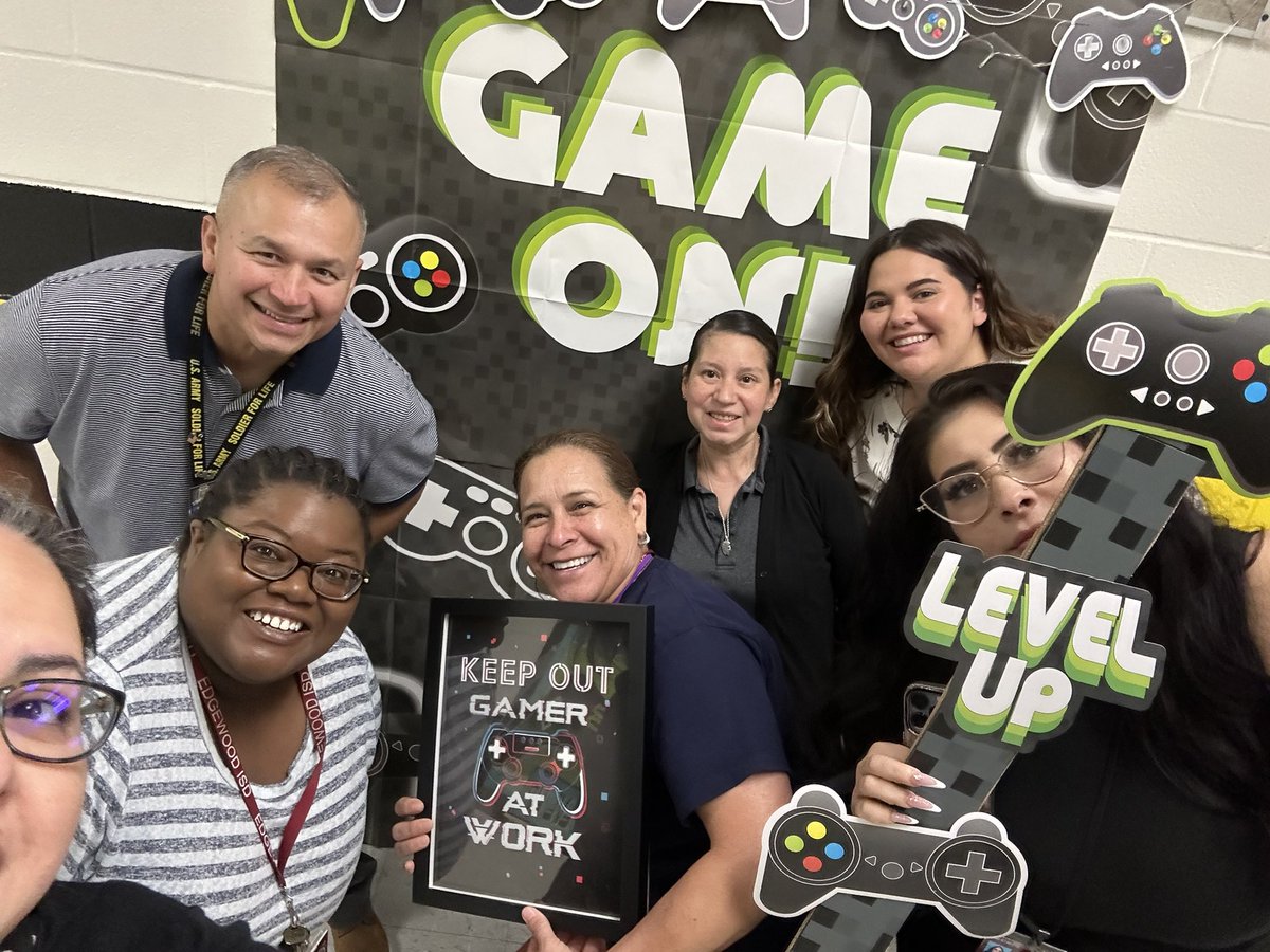 𝓓𝓲𝓪𝓷𝓪 𝓗𝓮𝓻𝓷𝓪𝓷𝓭𝓮𝔃 tweet media