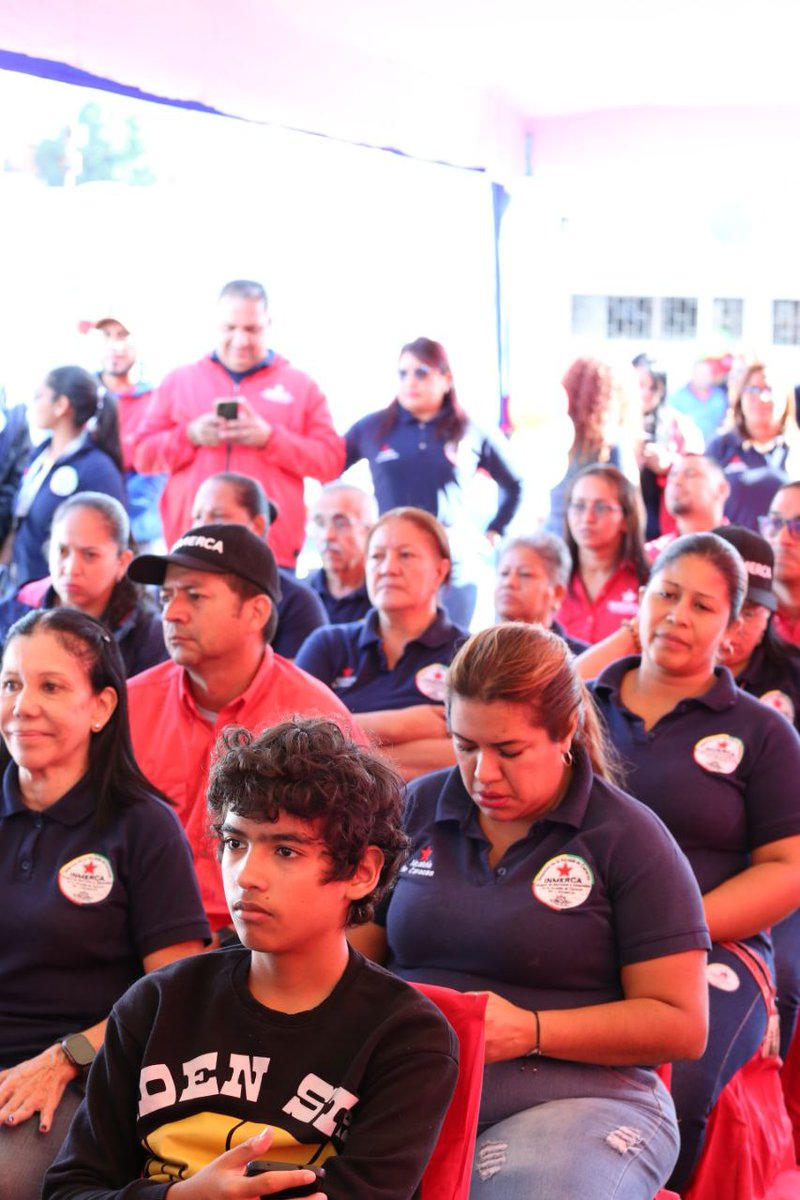 El programa #HablaCaracas de este #3Ago lo realizamos desde los espacios de <a href="/inmerca_caracas/">Inmerca Caracas</a>, en Coche, donde la comunidad de esta parroquia se expresó acerca de la transformación que en ella está sucediendo.

#YoIzoMiBandera
