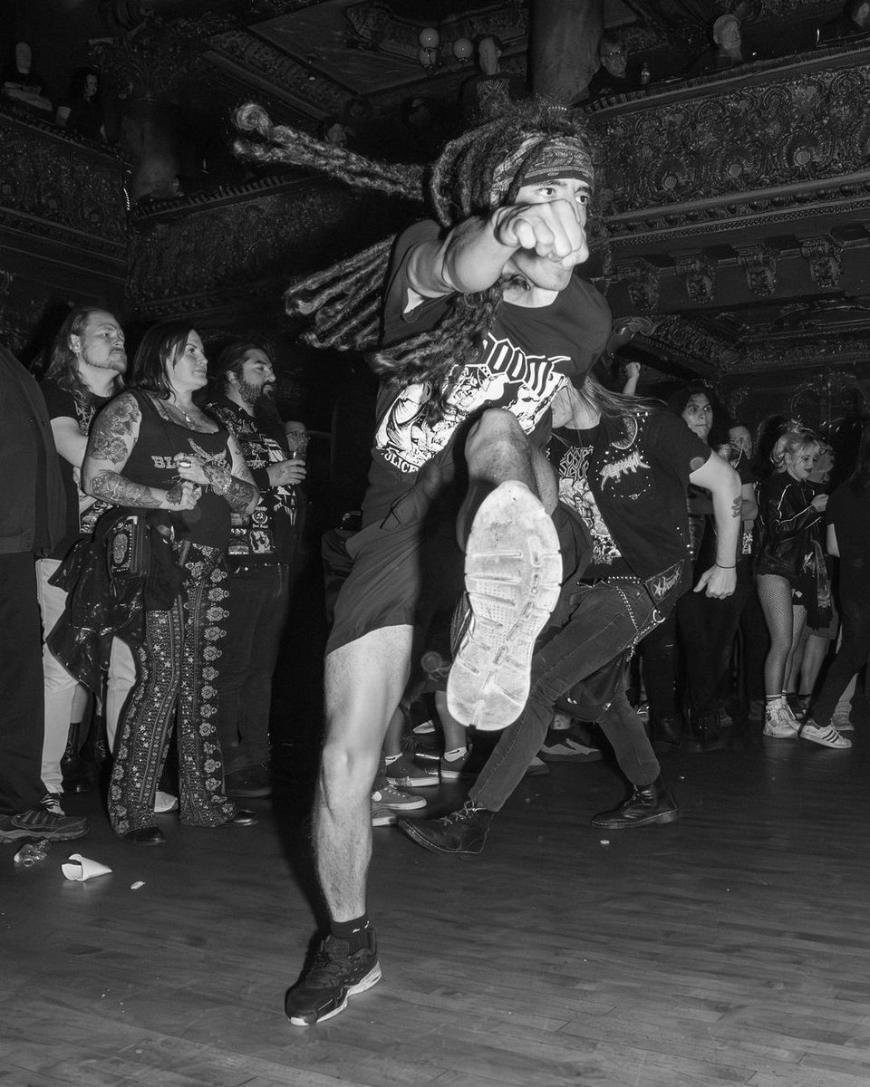 Darkangelthrash's tweet photo. A few pit photos from DARK ANGEL @darkangelthrash at the @GAMH #caughtinamosh San Francisco style.

📸 @robcoonsphotography
*
*
*
*
 #darkangel #greatamericanmusichall #metalhead #thrashtilldeath #punk #punkmusic #punkband #punkshow #punkrock #deathmetal https://t.co/PQciYZFQ2H