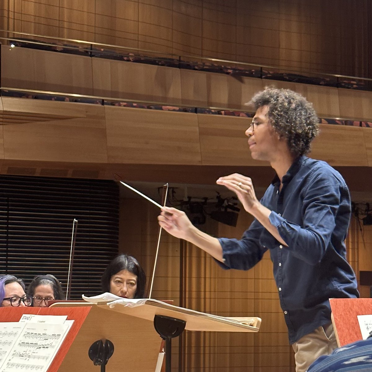 FestOrchLC's tweet photo. Maestro @Jheyward843 is back!!!🤩
Don’t miss our concerts with our Music Director Designate tomorrow 8/4 and 8/5 at 7:30pm!!
#JonathonHeyward #mostlymozart #lincolncenter #montgomery #barber #schumann https://t.co/xoCTMzWl2o