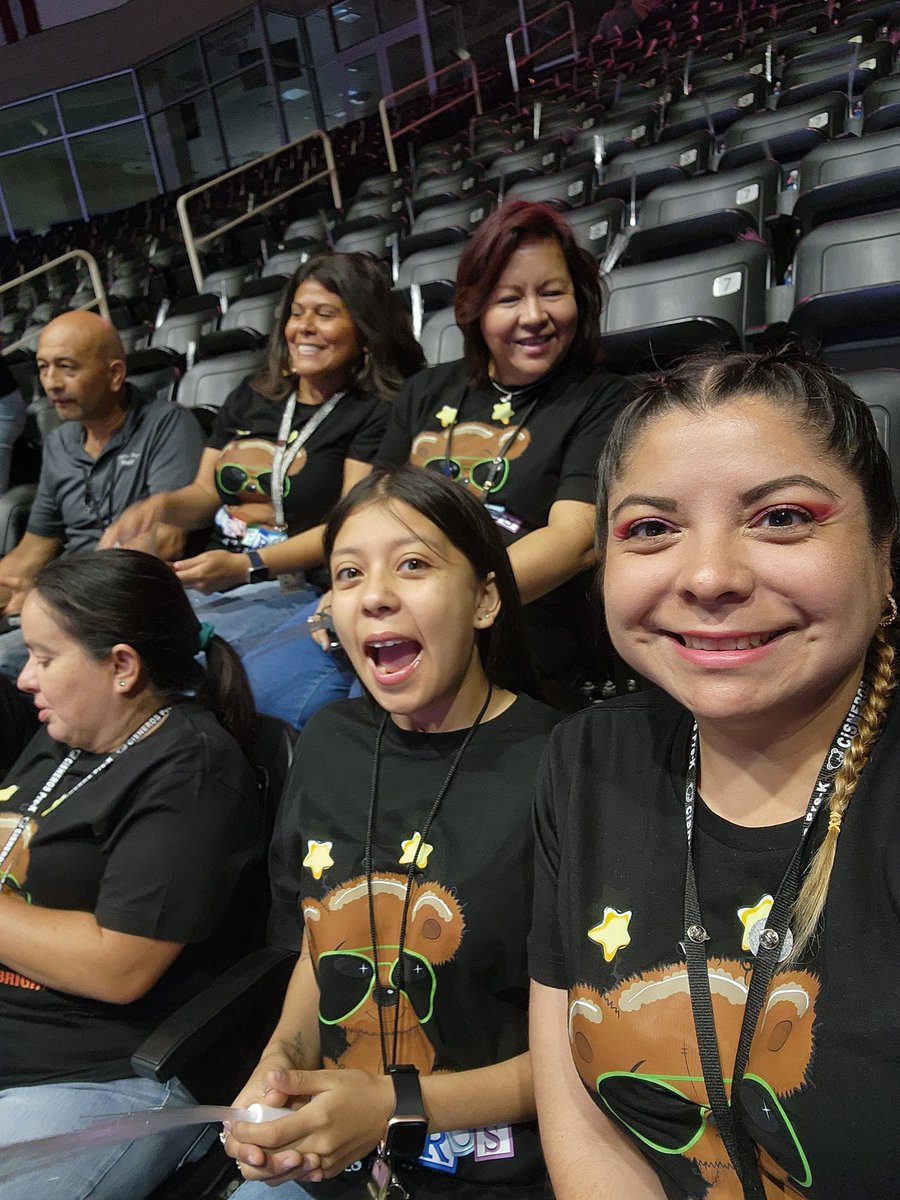 Elizabeth tweet media