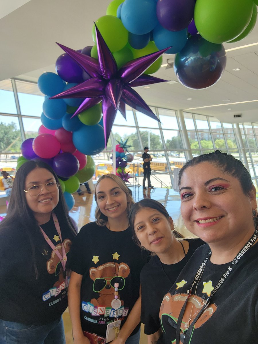 Elizabeth tweet media