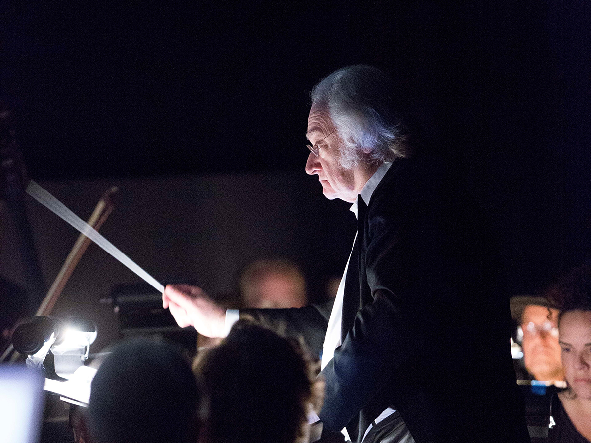 tcm's tweet photo. We're saddened to hear about the passing of legendary composer Carl Davis. With a prolific career spanning over 6 decades, Davis composed music for hundreds of TV programs, silent film scores, and concert works performed worldwide.

Our thoughts are with his friends and family. https://t.co/rK1JVW9Snz