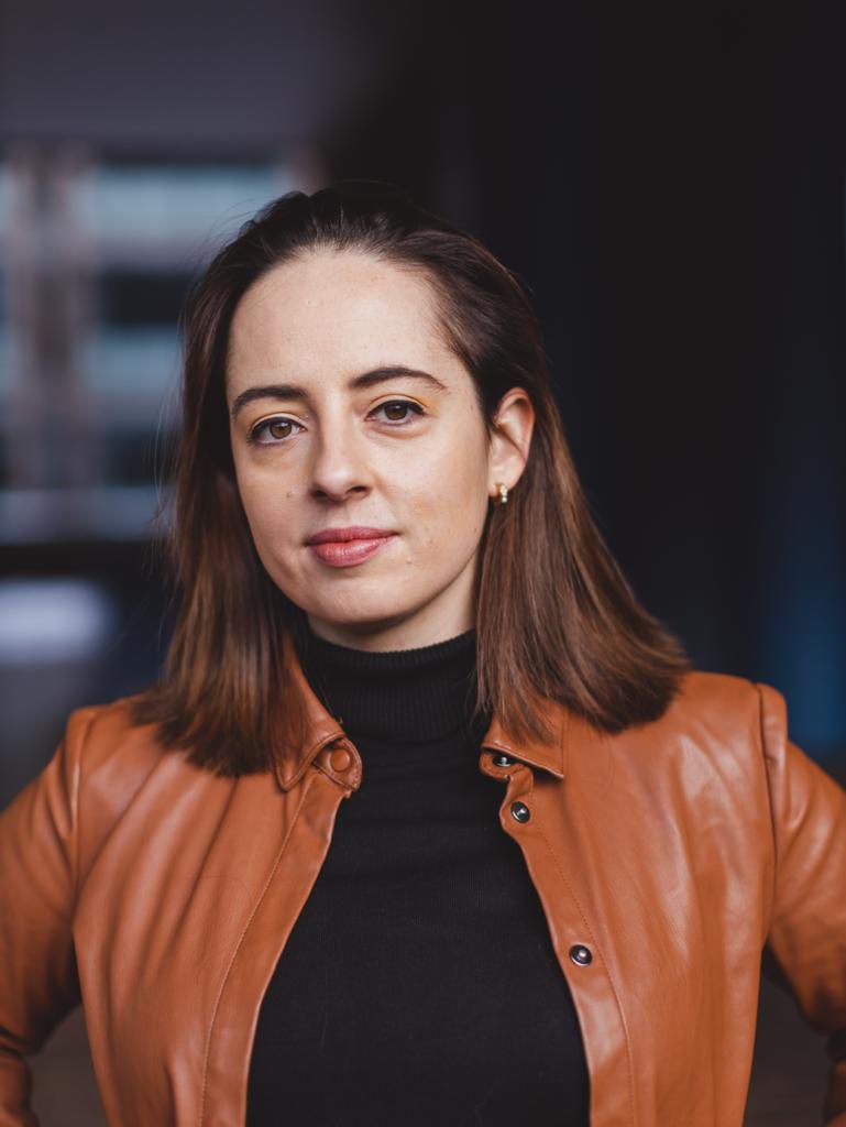 HannahKumari's tweet photo. Great to welcome our conductor @oliviafclarke to the Displaced team and @woolwichworks today! So happy to have your experience and brilliance on board. Set in 1913, Displaced is inspired by the history of Arsenal FC in Woolwich #Displaced #UTA #FootballAndOpera https://t.co/O3vVeywrRC