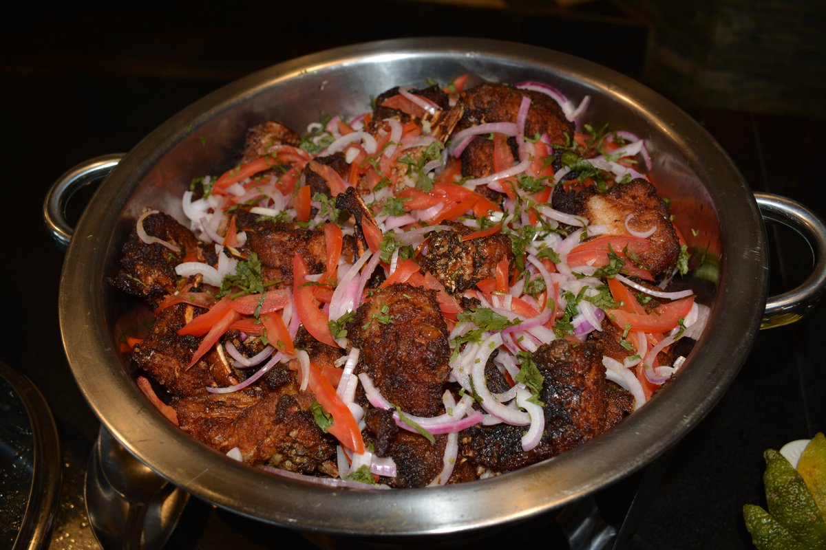 ProteaEntebbe's tweet photo. Indulging in a culinary journey of diverse flavors at the ongoing traditional buffet dinner at #tidesresturant 🍽️
Join us tonight and savor the taste of tradition for just UGX 55,000 per person!
#ProteaEntebbe #TraditionalBuffet https://t.co/ircRjADZQA