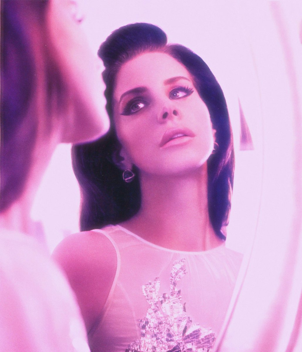 SONGSTRESSBARB's tweet photo. When I wake up in my own pink world 💗 https://t.co/HlbcBjTOyz