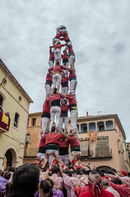 revistacastells's tweet image. Dones al terç.
▶️ Recuperem aquest article del 2014 de quan els @Xicots van fer, per primer cop, el 4de8 amb dues dones al terç. També repassa els casos d'altres colles.
✍️ @santiterraza1 
👉 revistacastells.cat/2014/11/dones-…
#castellers #castells