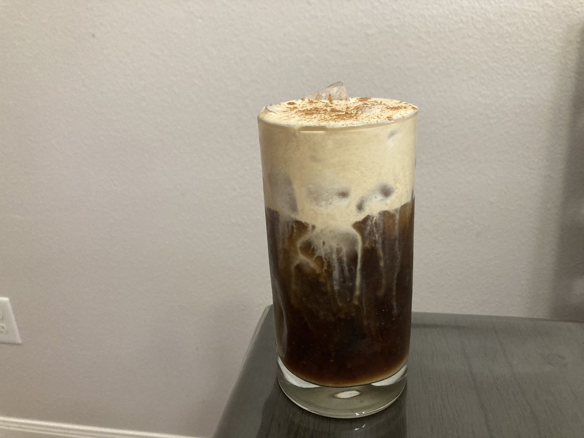 clairospov's tweet photo. made pumpkin cream cold brew 😋 im starting fall already https://t.co/FHmcK8KWGR