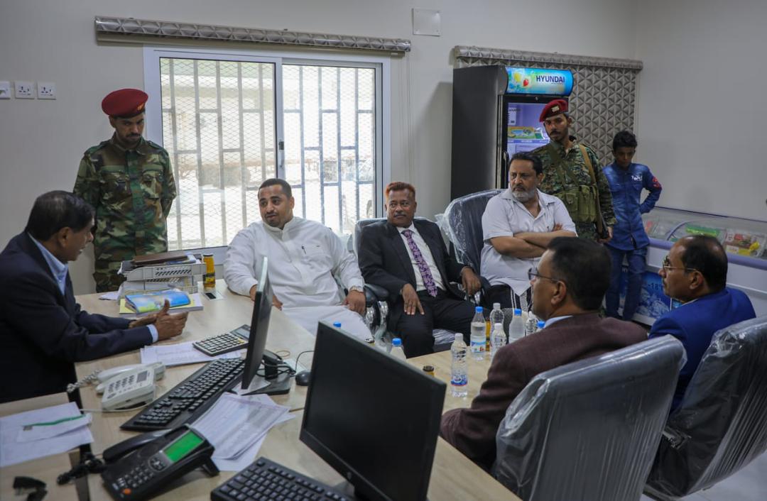 Farag_ALbahsani's tweet photo. خلال زيارتي لمشروع المجمع  الصناعي التجاري في #المكلا عبّرت عن تقديري لثقة المستثمرين في فتح مشاريع إستثمارية عملاقة في محافظة #حضرموت ، مؤكداً دعم مجلس القيادة الرئاسي لقطاع الإستثمار، من خلال تقديم التسهيلات كافة في سبيل النهوض بالأوضاع التنموية وتعزيز الاقتصاد الوطني. https://t.co/szJpQN6MPk