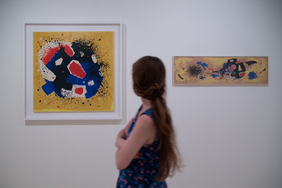 GuggenheimPGC's tweet photo. #BacciRoomTour – Carte Bruciate 📷
.
A completare il nucleo di opere inedite è la serie di carte bruciate realizzate da #EdmondoBacci durante gli anni ’60, in cui prosegue la sperimentazione dei materiali e la messa in crisi del suo alfabeto pittorico.

#EdmondoBacci https://t.co/qIng8Zq7fs