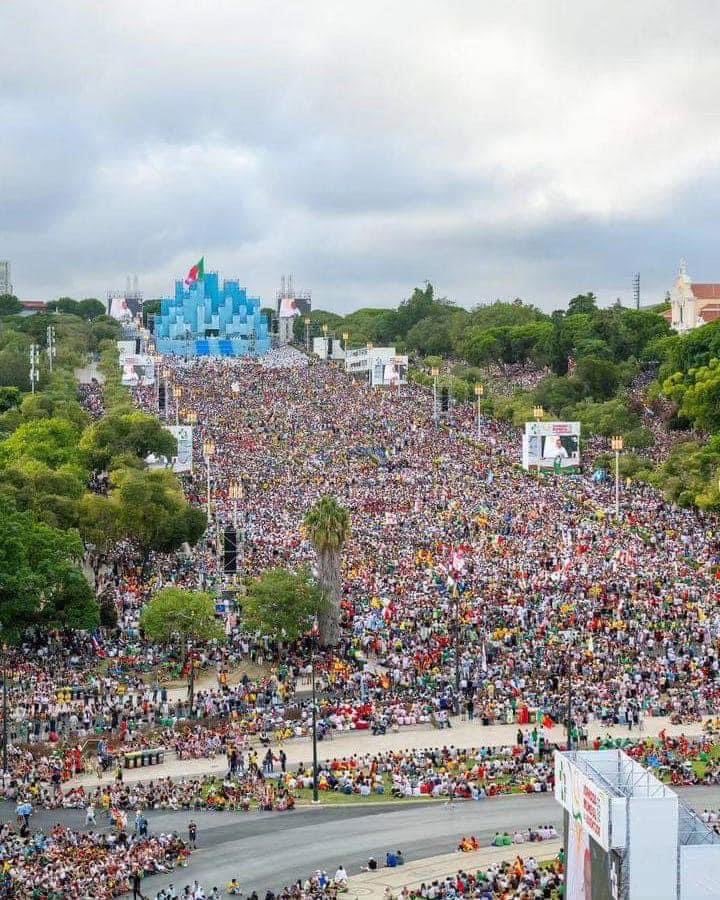 glendaumanah's tweet photo. Está preciosa la cobertura de la Jornada Mundial de la Juventud en #Lisboa, #Portugal #JMJ2023 en ⁦@EWTNespanol⁩. Ya casi comienza el mensaje de ⁦@Pontifex⁩ https://t.co/fWsv7Ri6yQ