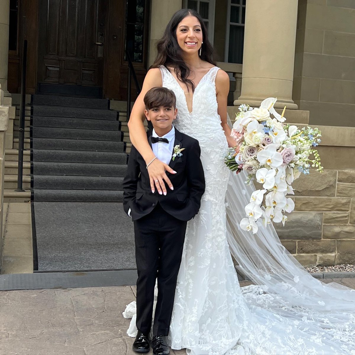 An absolutely adorable ring bearer reporting for duty!🫡
📷 <a href="/jacob_m/">Jacob Mathew</a>._amti 

appaman.com/collections/fi…