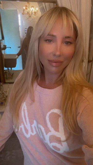 I&rsquo;ll be live tonight from 7-8 pm pst ❤️ only on https://t.co/nPJi3EbxGn RT https://t.co/dyaIfChLjs