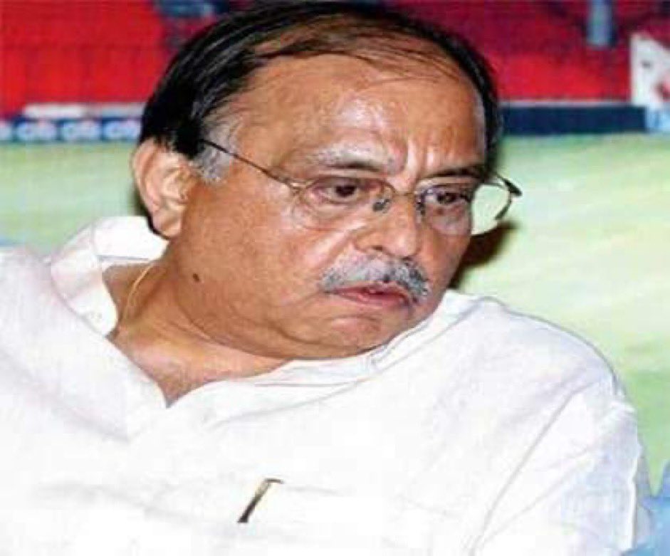 sardesairajdeep's tweet photo. A true cricket lover, passionate about Delhi and Indian cricket, manager of the Indian team when they won the T 20 World Cup in 2007.. Sunil Dev has passed away. Sunil bhai loved nothing more than an evening of cricket talk. Will miss you! Om Shanti. 🙏 https://t.co/p6Xkwwq1Vs