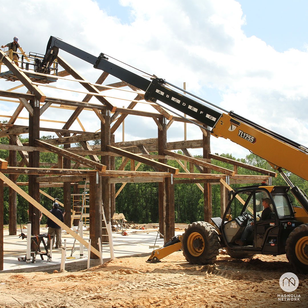 🎶🔔Do we hear wedding bells for the Barnwood Builders?🔔🎶 

TONIGHT on an ALL-NEW EPISODE Mark &amp; the guys travel to Patrick, SC to build a huge wedding pavilion—it’s the biggest timber frame they’ve ever created!🤩

Watch this EPIC build TONIGHT @ 9p/8c on @MagnoliaNetwork! 💍