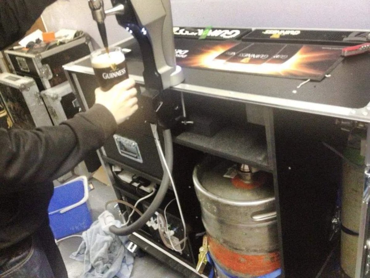 Flightcase Bars tweet media