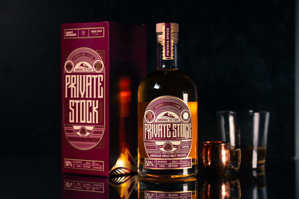 Grand <a href="/tetondistillery/">Teton Distillery</a> in Idaho just announced the release of its grain-to-glass Private Stock American Single Malt #Whiskey, aged 7 years in used bourbon barrels this July 2023.

Reviewed in my Distiller magazine column:
distilling.com/distillermagaz…

@distilling #whiskeylover