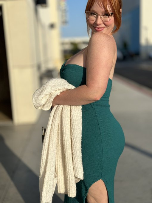 Little dinner dress 😇what&rsquo;s your favorite date night cuisine? Mines seafood 🦞 #ootd #outfitoftheday #dress<a href="/tag/ootd"class="tags"><span>#ootd</span></a><a href="/tag/dress"class="tags"><span>#dress</span></a><a href="/tag/outfitoftheday"class="tags"><span>#outfitoftheday</span></a>