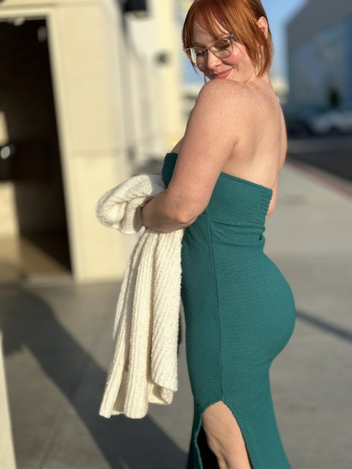 Little dinner dress 😇what&rsquo;s your favorite date night cuisine? Mines seafood 🦞 #ootd #outfitoftheday #dress<a href="/tag/ootd"class="tags"><span>#ootd</span></a><a href="/tag/dress"class="tags"><span>#dress</span></a><a href="/tag/outfitoftheday"class="tags"><span>#outfitoftheday</span></a>