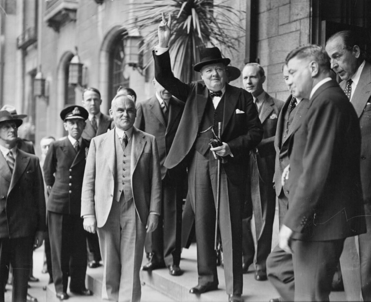 WW2Today's tweet photo. 3rd July 1943
 
Prime Minister Winston Churchill meets Canadian officials from the War Cabinet at the Hotel Frontenac, Quebec.

#ww2 #canada #history #canadians #quebec #british #uk https://t.co/C45YLuv8oS