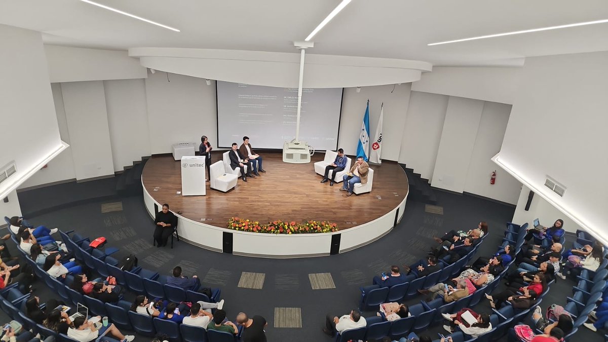 InvestigaUNITEC's tweet photo. Iniciando el 4to simposio CONACIETI 2023: Cannabis medicinal e industrial. 
Moderada por nuestra Directora de Investigación: @reynamduron
Transmisión en vivo por YouTube https://t.co/yZXF0i8zHt

#CONACIETI2023
#cienciaconpropósito
#LlegóTuMomento
#YoDecidoMiCamino https://t.co/sAcMMO2afq