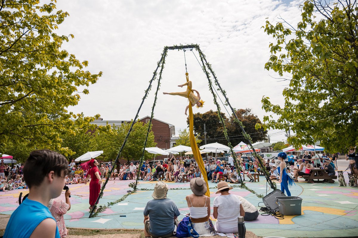 Park_People's tweet photo. The #ArtsintheParks Toronto program brings free, family-friendly #arts events and activities to #parks inside AND outside #Toronto's while fostering collaboration between artists and passionate #community groups.

Check out the calendar: https://t.co/9b50Z6kxEe
@artsinparksTO https://t.co/bXOlqSq0Az