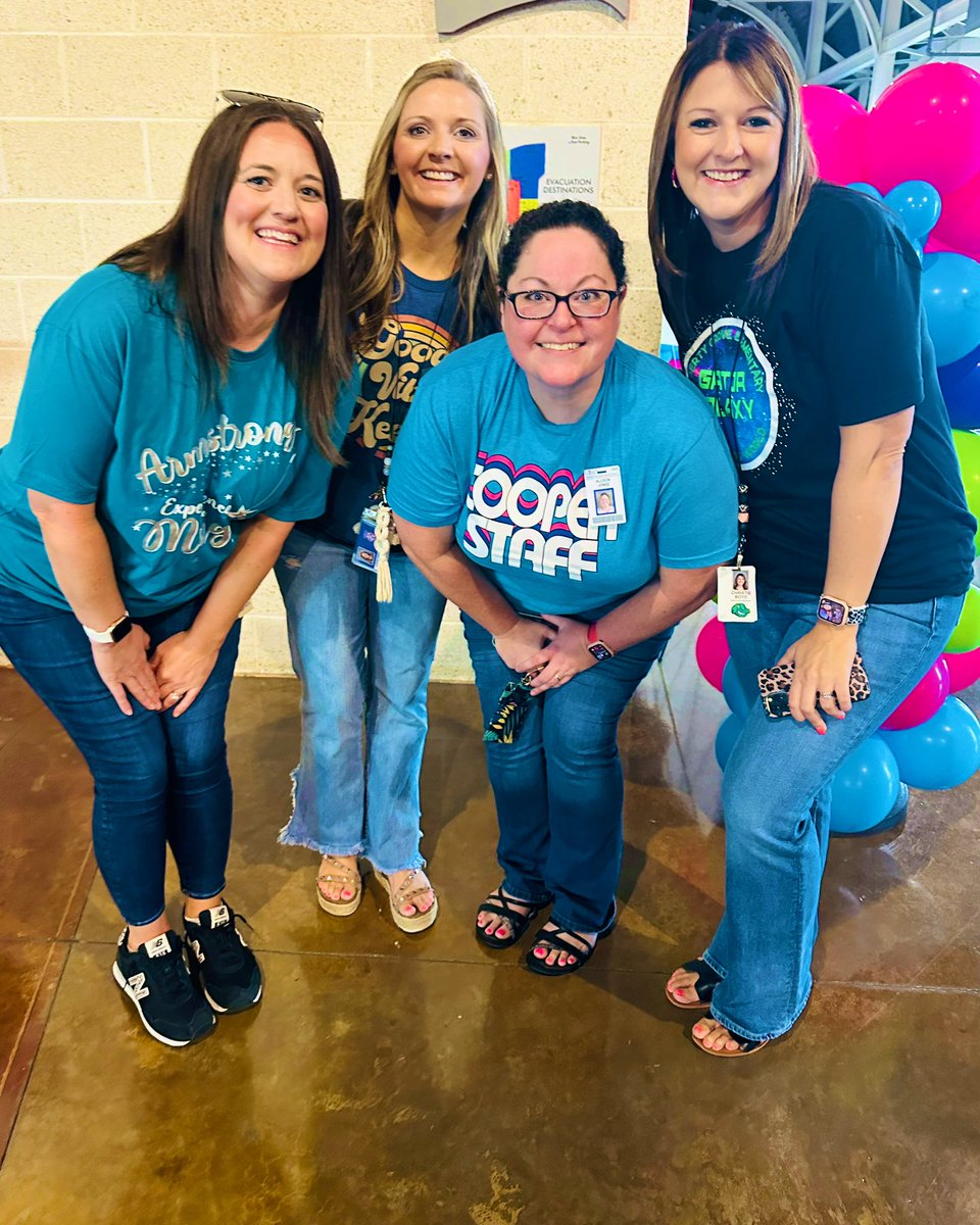 📖GISD Convocation 2023 with my ELST besties! #experiencethemagic #thegisdeffect 
@gisdnews @GISDLiteracy @GISDTLD