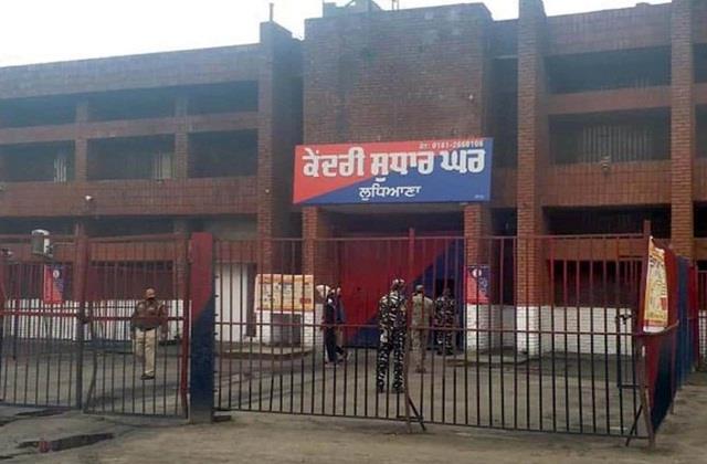 इस मामले को लेकर पंजाब में नंबर 1 पर है लुधियाना की सेंट्रल जेल
m.punjab.punjabkesari.in/punjab/news/lu…

#Ludhiana #CentralJail #PunjabHindiNews #HindiNews