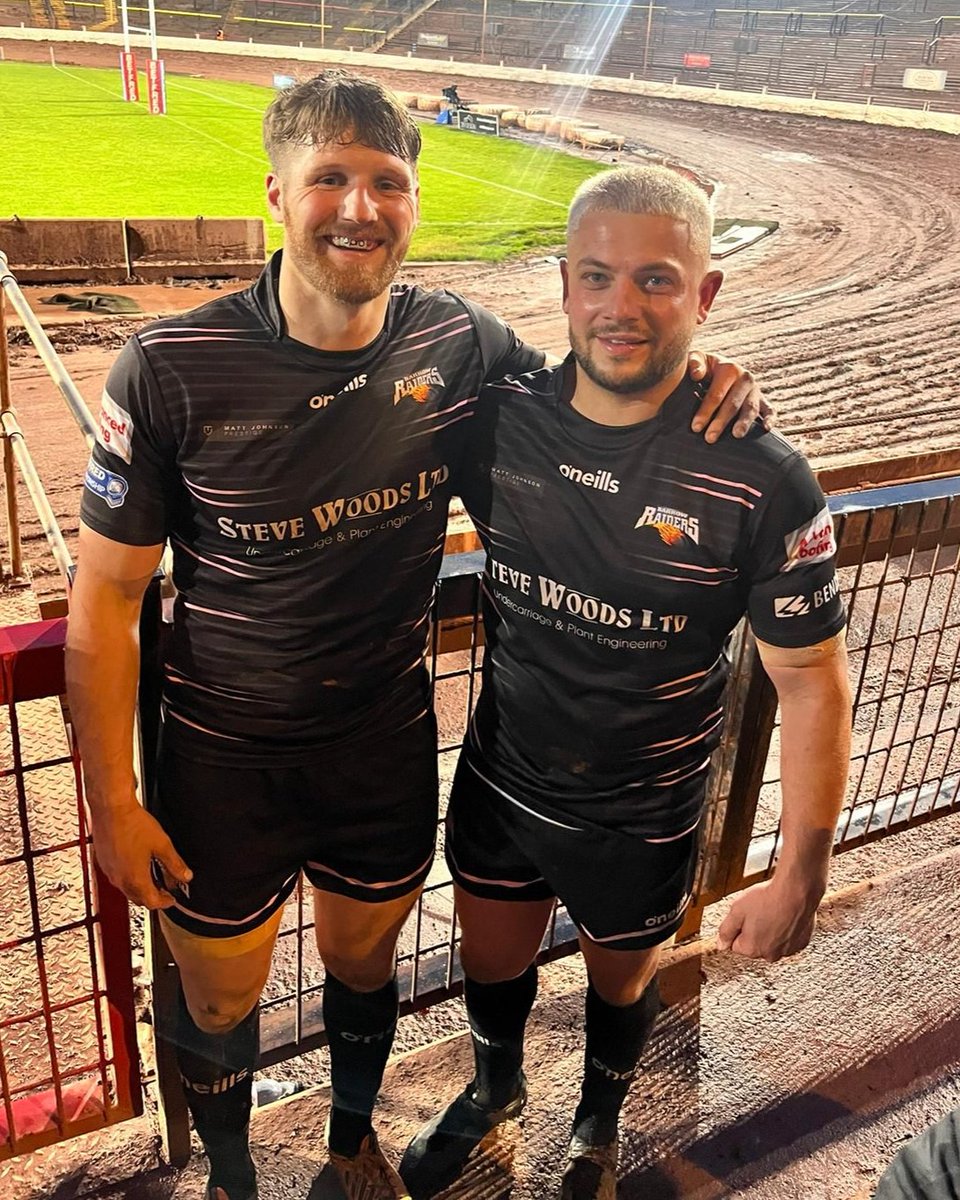 Brothers in arms 🤝

Just two best mates taking to the field together for the first time in 1️⃣4️⃣ years on Monday night, having played at <a href="/BarrowIslandARL/">Barrow Island ARLFC</a> Juniors together!