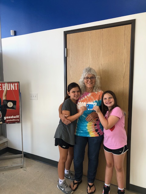 Congratulations to our El Dorado $75 Goodwill voucher winner, Marti S.! When Marti was called with the news that she won, she was standing in the checkout line in the store. How exciting! Thank you for being a loyal customer and happy shopping! 🛍️🛒