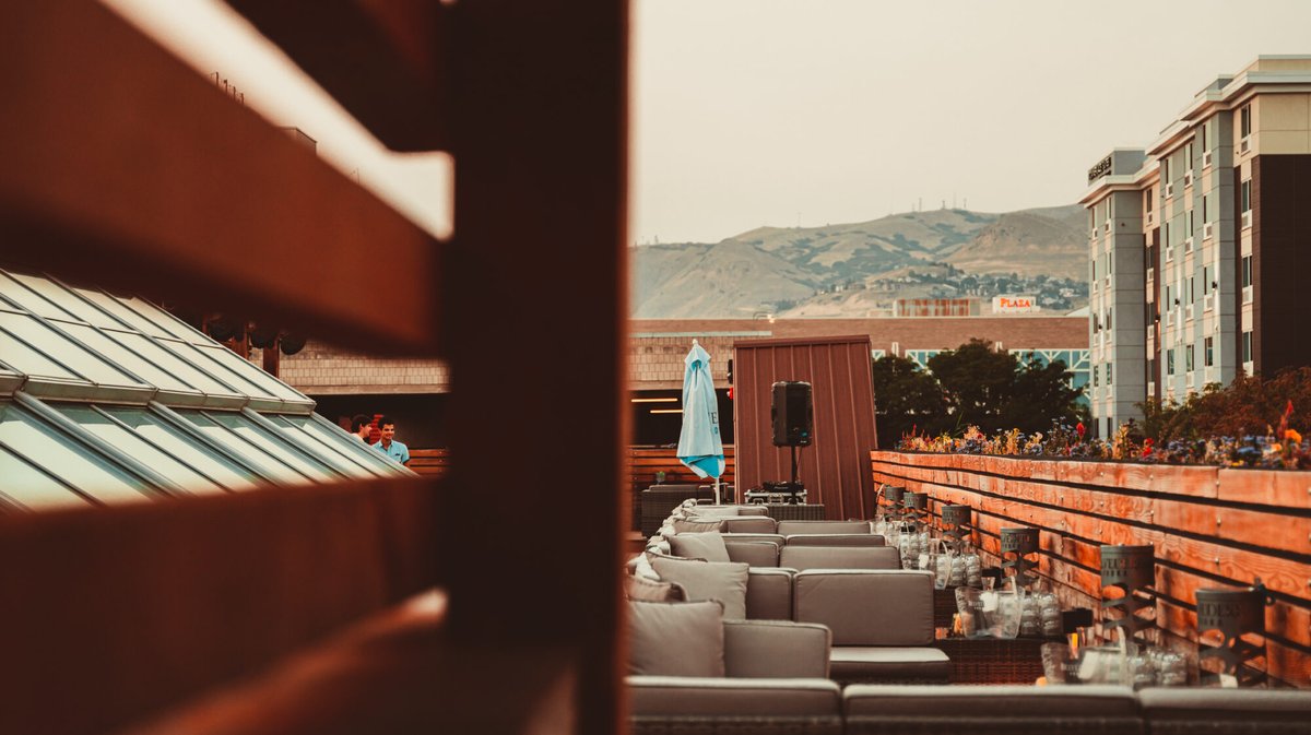 DanicaTormohlen's tweet image. Sneak peek of the @cemaonline summit party venue: Sky will host the closing reception &amp;amp; dinner, which is sponsored by @VisitSaltLake, on Tues., Aug. 8. 

Can't wait to check out this rooftop! Read more about what I'm looking forward to at #CEMAsummit2023: exhibitnewsnow.com/blog/10-things…